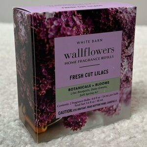 B&BW White Barn "Fresh Cut Lilacs" Wallflowers Home Fragrance Refills